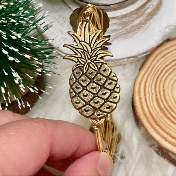 Jewelry - 🍍Gold tone wire wrapped Pineapple bangle bracelet